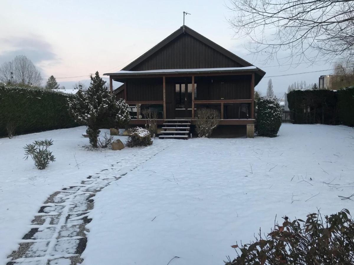 Le Chalet du Lac - Domaine de la Goujonne Saint-Sauveur-lès-Bray Extérieur photo