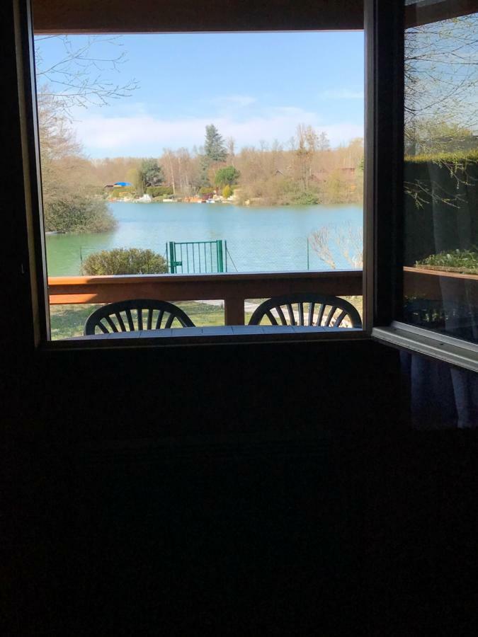 Le Chalet du Lac - Domaine de la Goujonne Saint-Sauveur-lès-Bray Extérieur photo