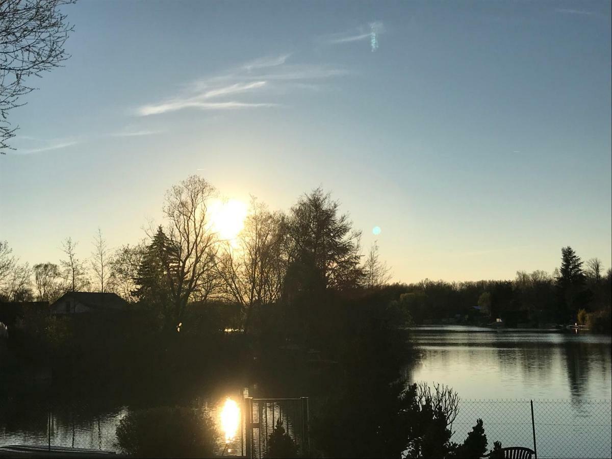 Le Chalet du Lac - Domaine de la Goujonne Saint-Sauveur-lès-Bray Extérieur photo