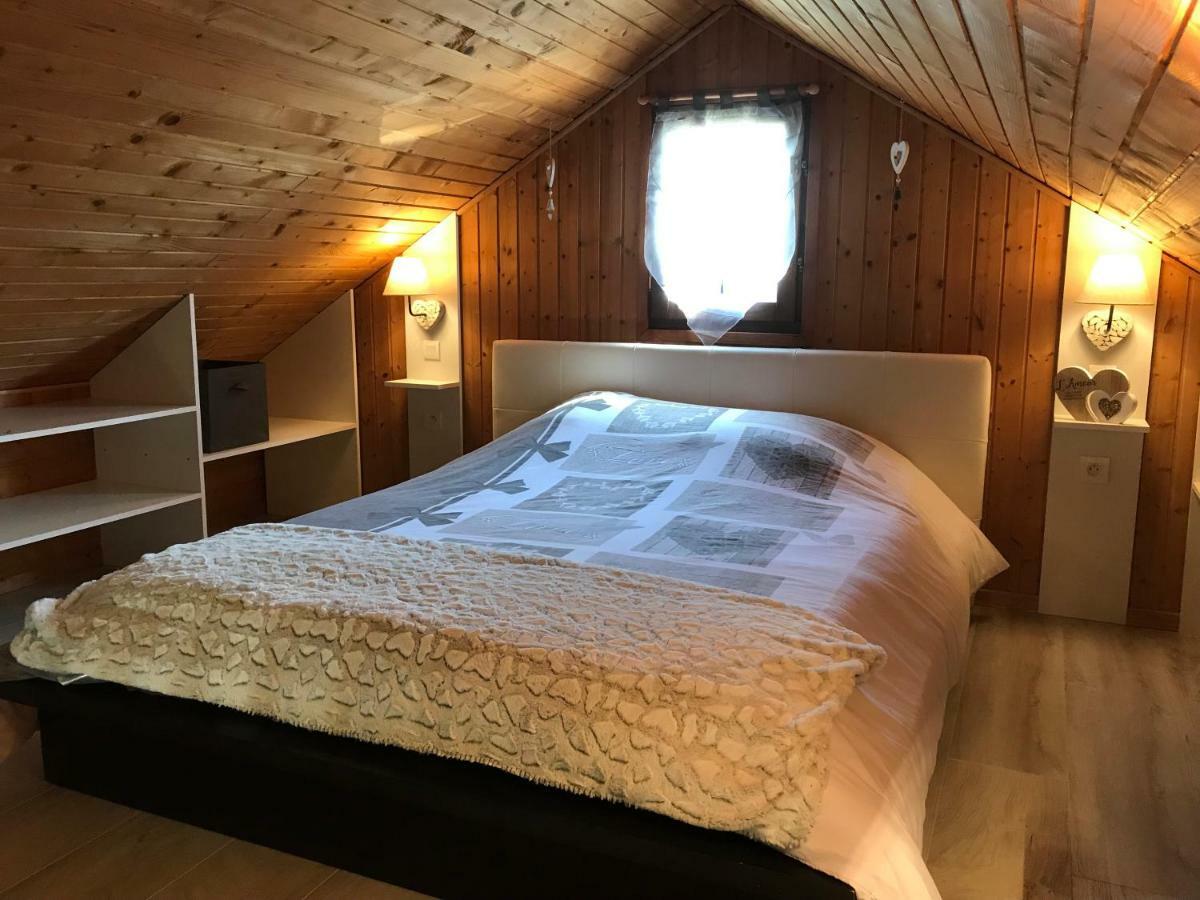 Le Chalet du Lac - Domaine de la Goujonne Saint-Sauveur-lès-Bray Extérieur photo